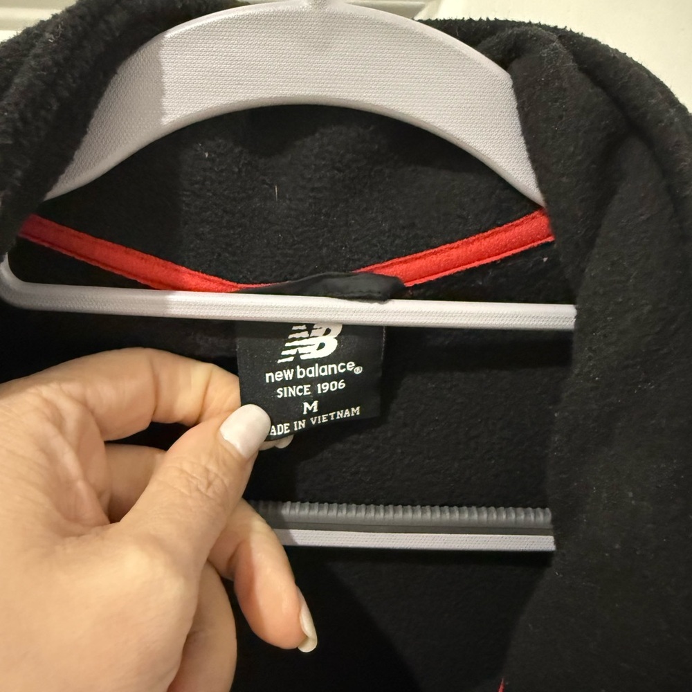New Balance Men's Black and Red Puffer Jacket - Picture 3 of 3